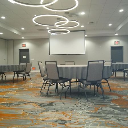 Holiday Inn - Kansas City - Northeast By Ihg Buitenkant foto