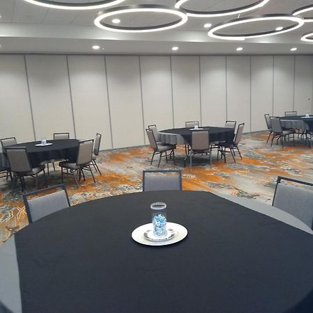 Holiday Inn - Kansas City - Northeast By Ihg Buitenkant foto