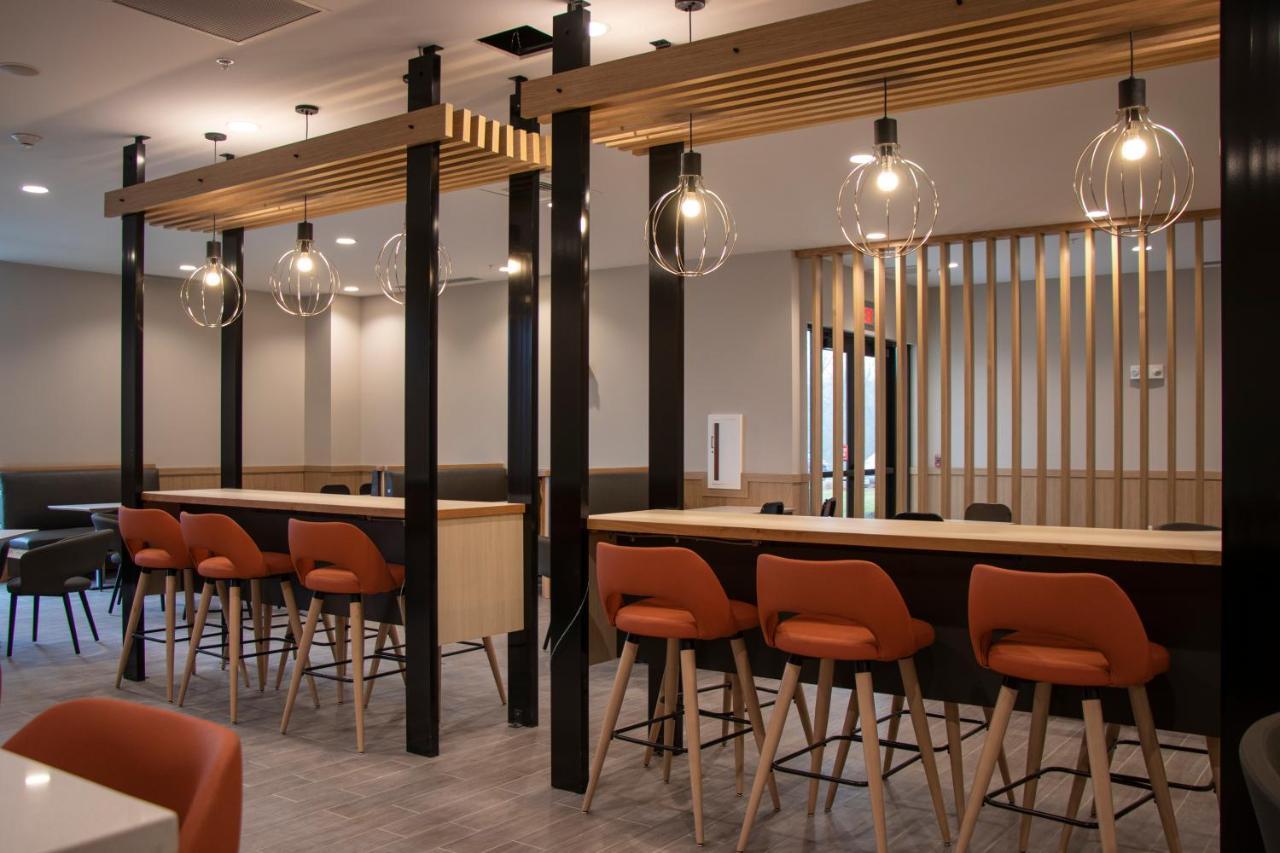 Holiday Inn - Kansas City - Northeast By Ihg Buitenkant foto