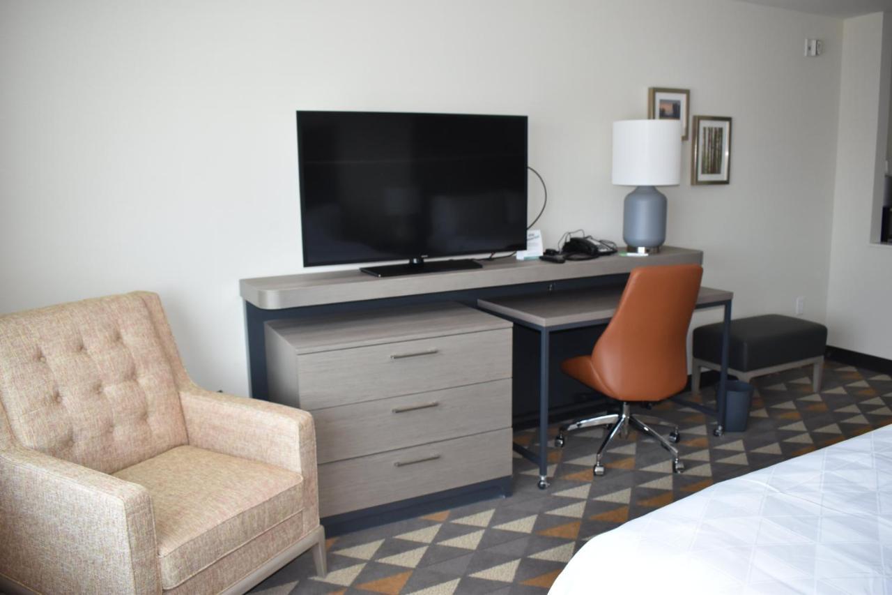 Holiday Inn - Kansas City - Northeast By Ihg Buitenkant foto