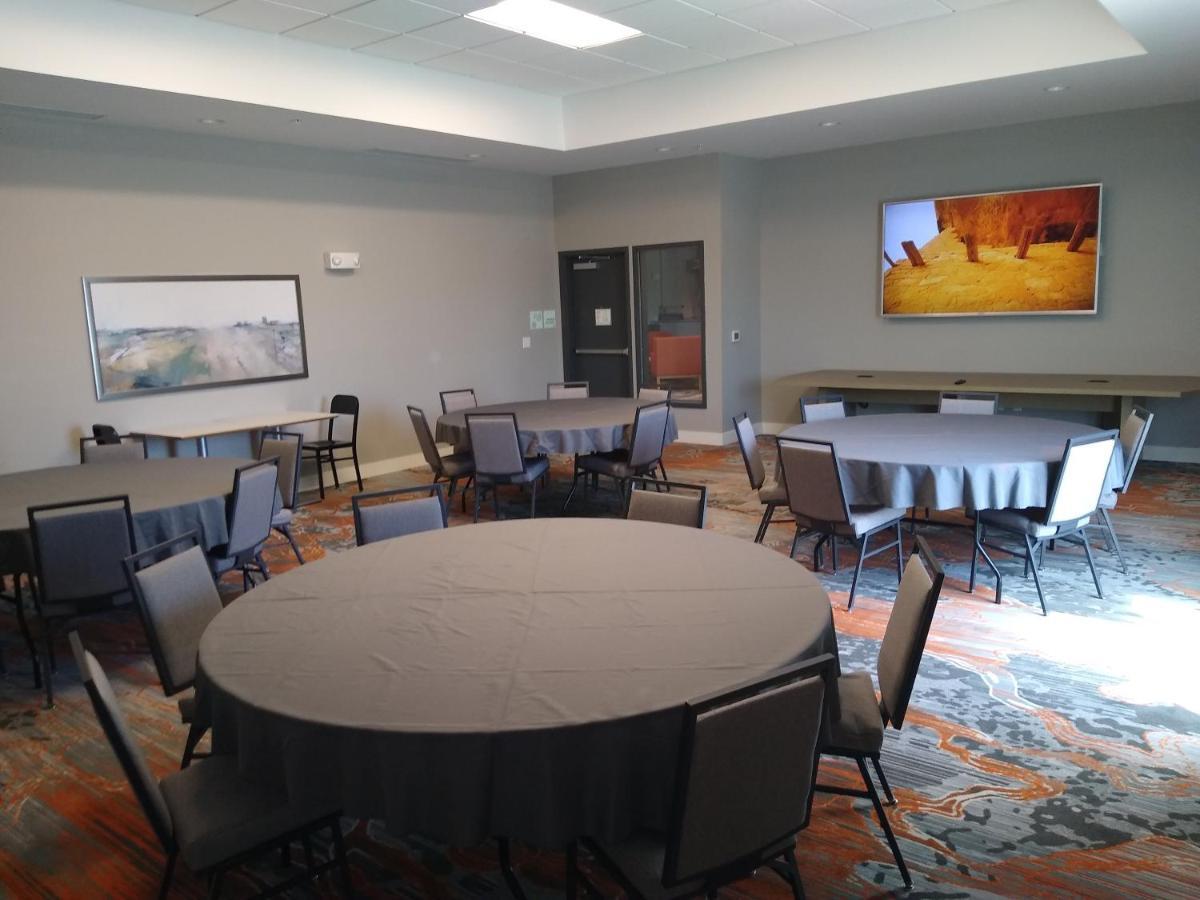 Holiday Inn - Kansas City - Northeast By Ihg Buitenkant foto