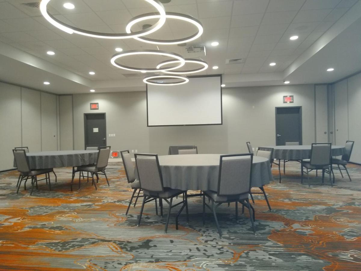 Holiday Inn - Kansas City - Northeast By Ihg Buitenkant foto