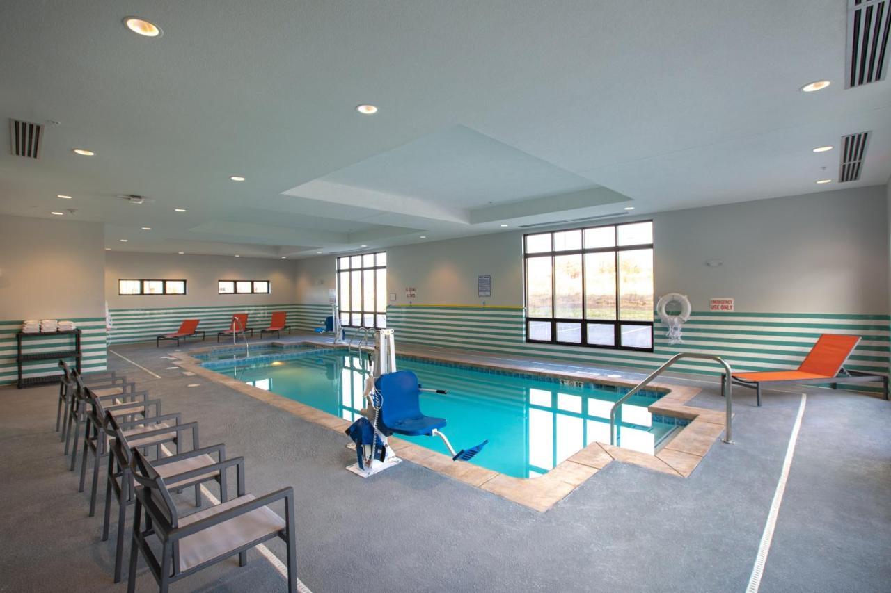 Holiday Inn - Kansas City - Northeast By Ihg Buitenkant foto
