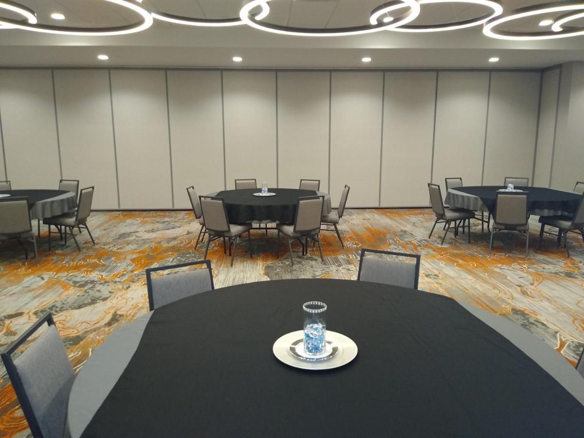 Holiday Inn - Kansas City - Northeast By Ihg Buitenkant foto