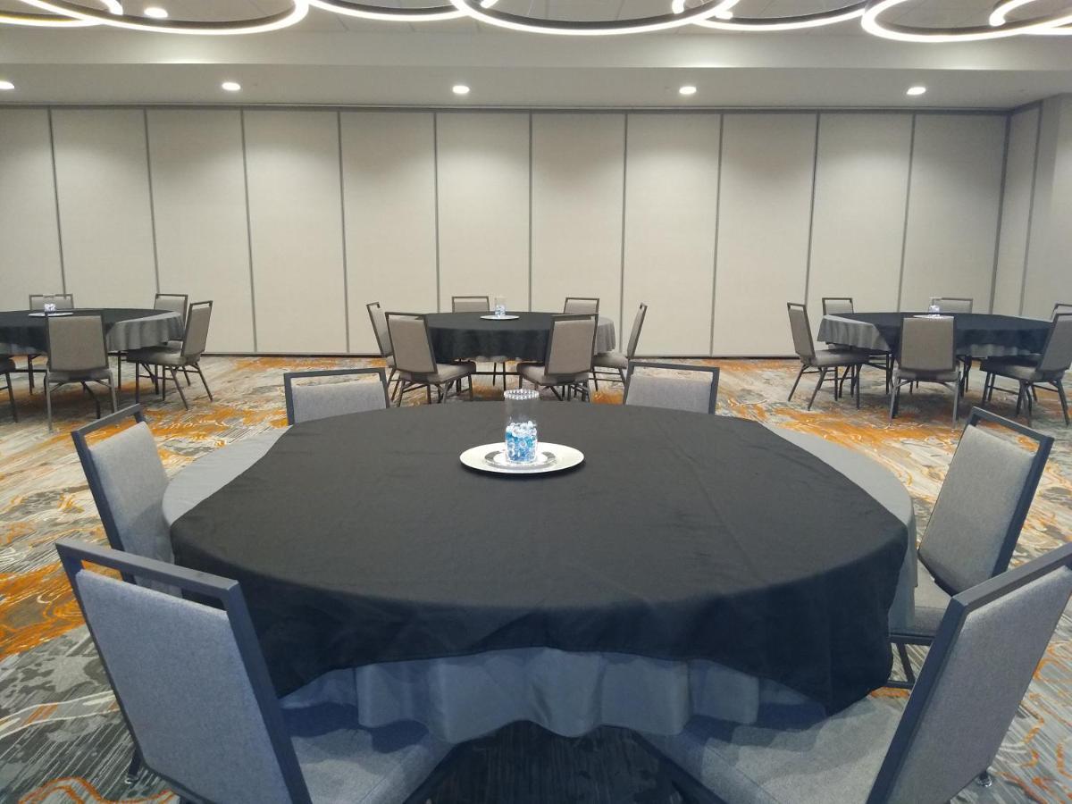 Holiday Inn - Kansas City - Northeast By Ihg Buitenkant foto