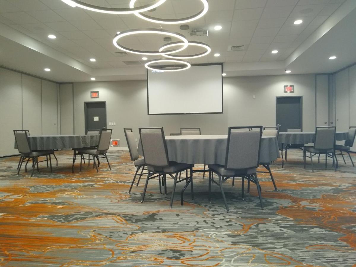 Holiday Inn - Kansas City - Northeast By Ihg Buitenkant foto
