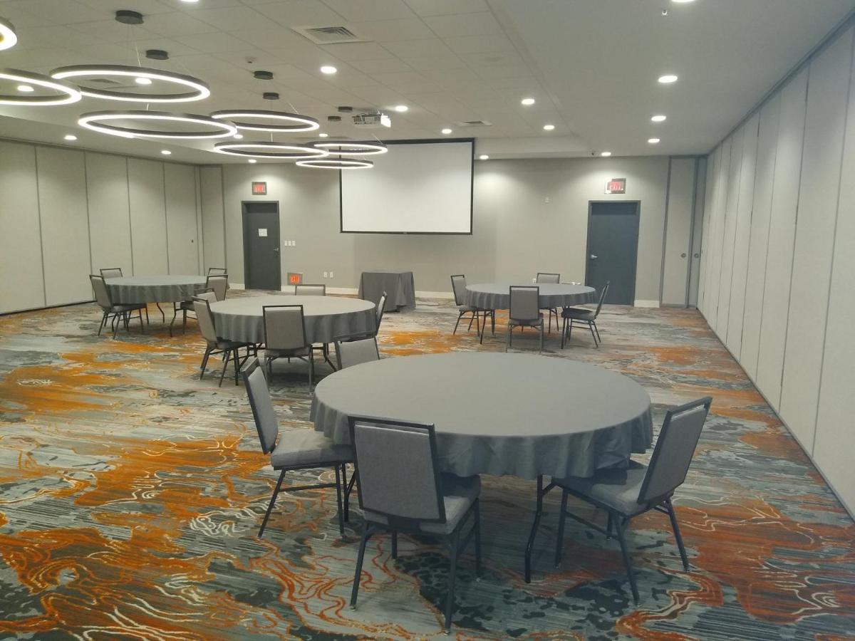 Holiday Inn - Kansas City - Northeast By Ihg Buitenkant foto