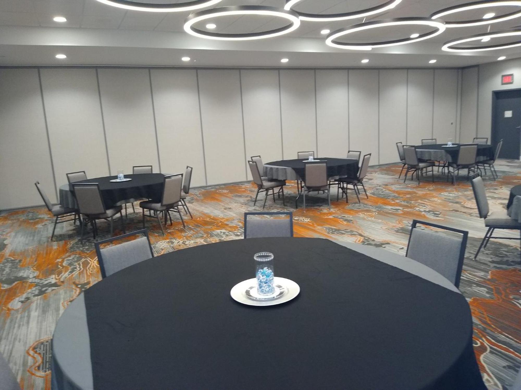 Holiday Inn - Kansas City - Northeast By Ihg Buitenkant foto